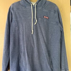 Large vineyard Vines womens sweatshirt